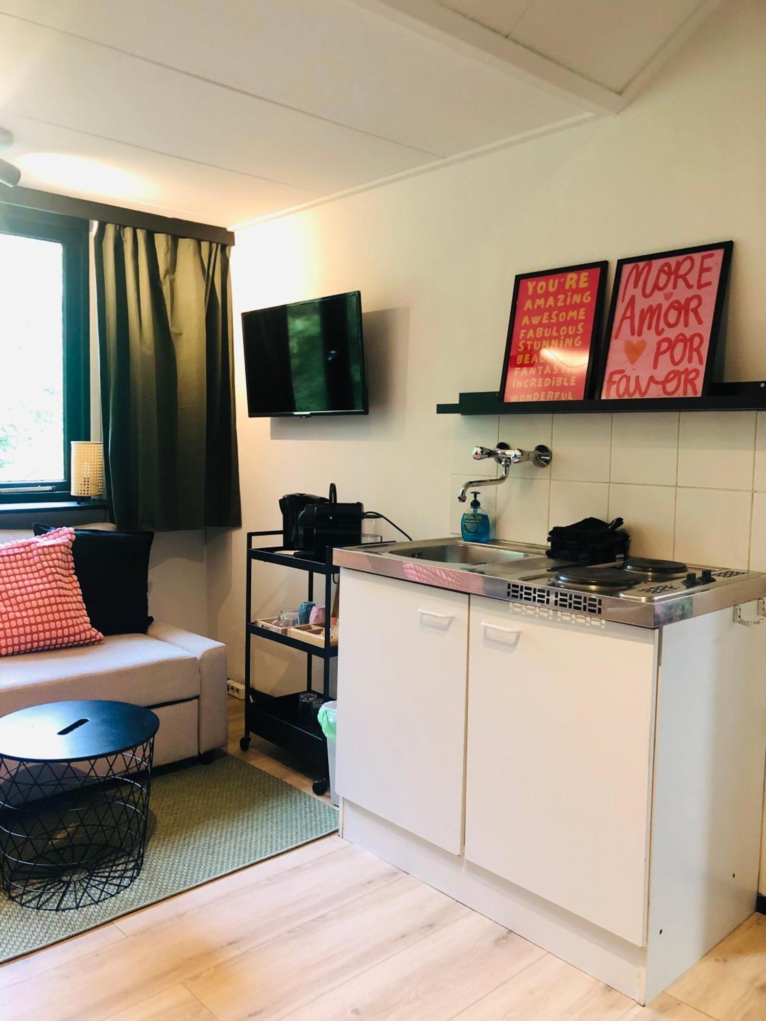 Апартаменты Zen Retreat - Free Private Parking! Энсхеде Экстерьер фото