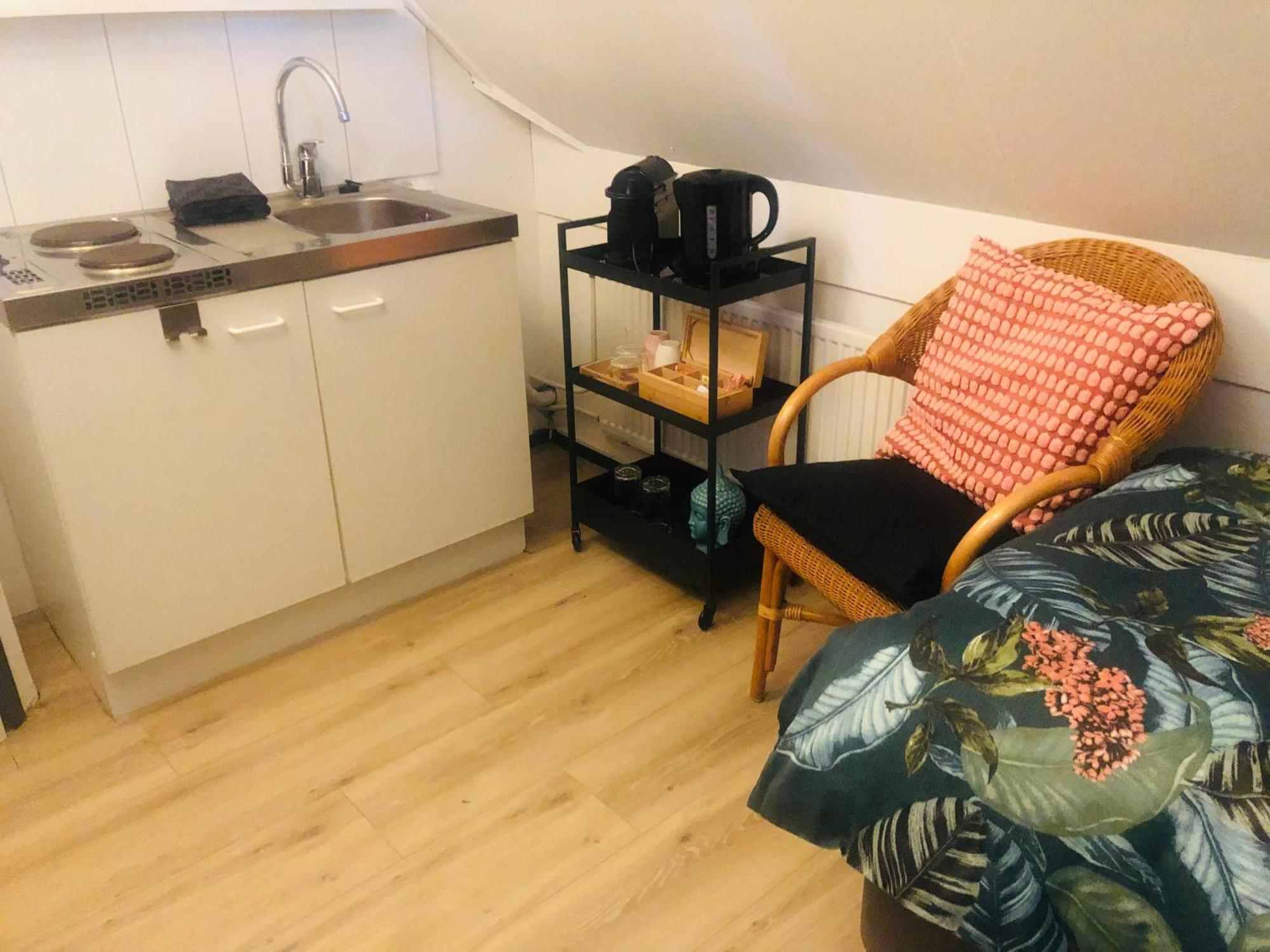 Апартаменты Zen Retreat - Free Private Parking! Энсхеде Экстерьер фото